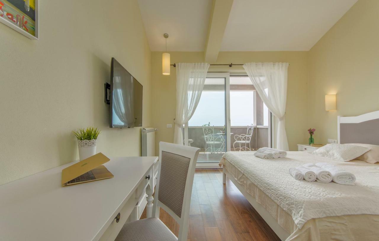 Villa Sterpazzi - Near Porec With Sea View, Private Jacuzzi, Sauna And Pool Višnjan Zewnętrze zdjęcie