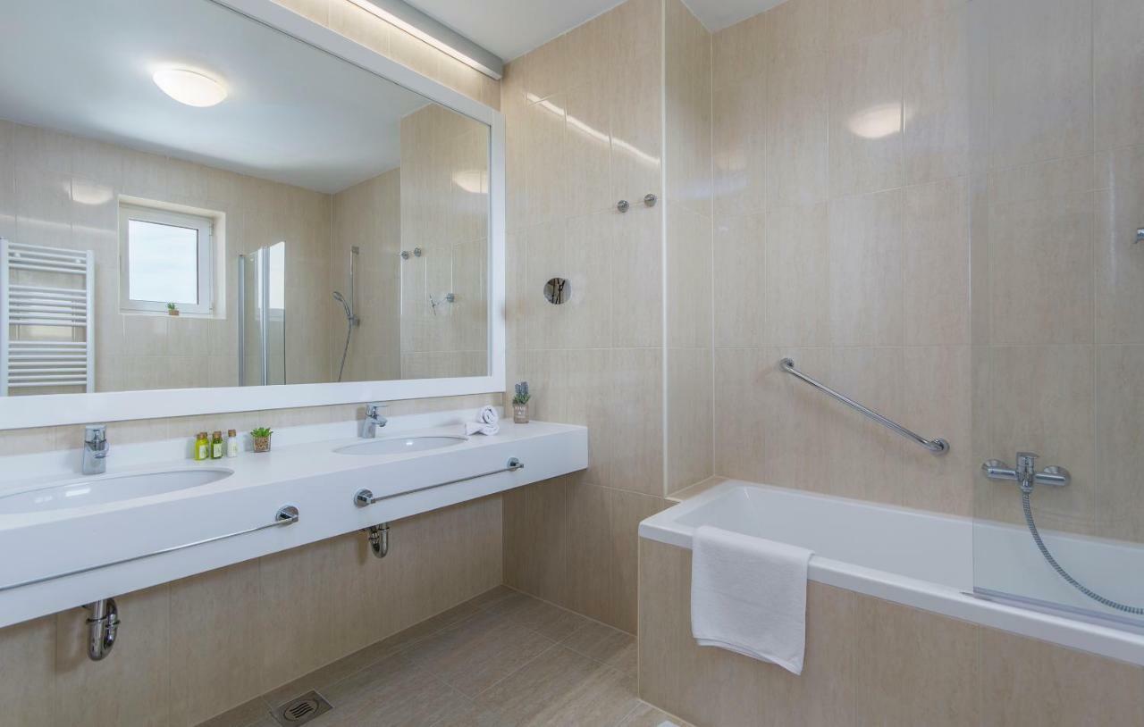 Villa Sterpazzi - Near Porec With Sea View, Private Jacuzzi, Sauna And Pool Višnjan Zewnętrze zdjęcie