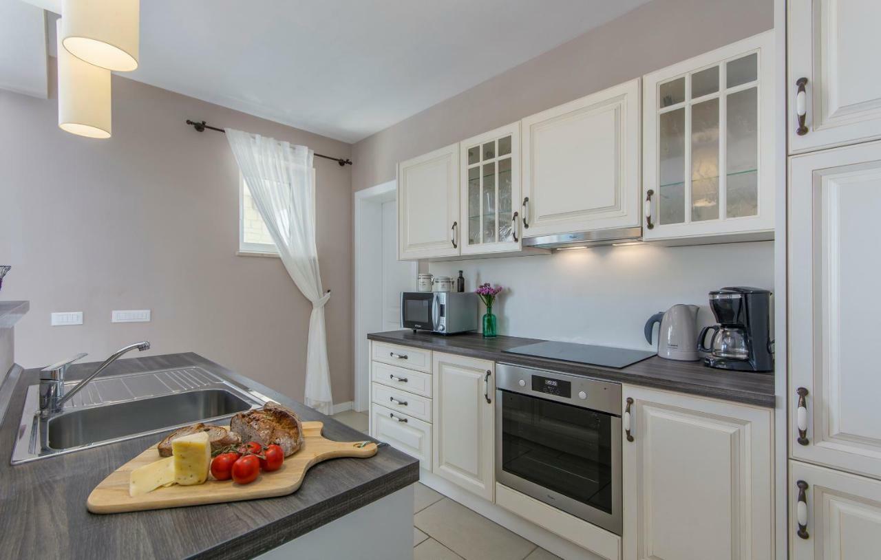 Villa Sterpazzi - Near Porec With Sea View, Private Jacuzzi, Sauna And Pool Višnjan Zewnętrze zdjęcie