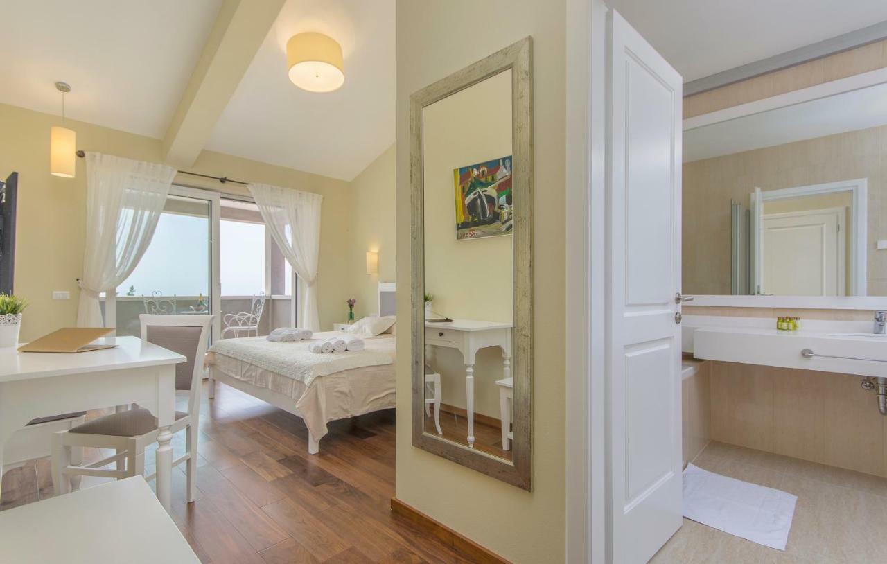Villa Sterpazzi - Near Porec With Sea View, Private Jacuzzi, Sauna And Pool Višnjan Zewnętrze zdjęcie