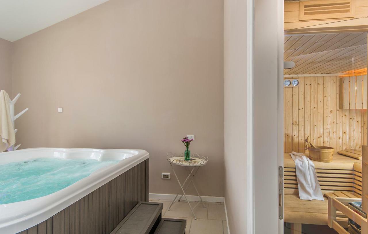 Villa Sterpazzi - Near Porec With Sea View, Private Jacuzzi, Sauna And Pool Višnjan Zewnętrze zdjęcie