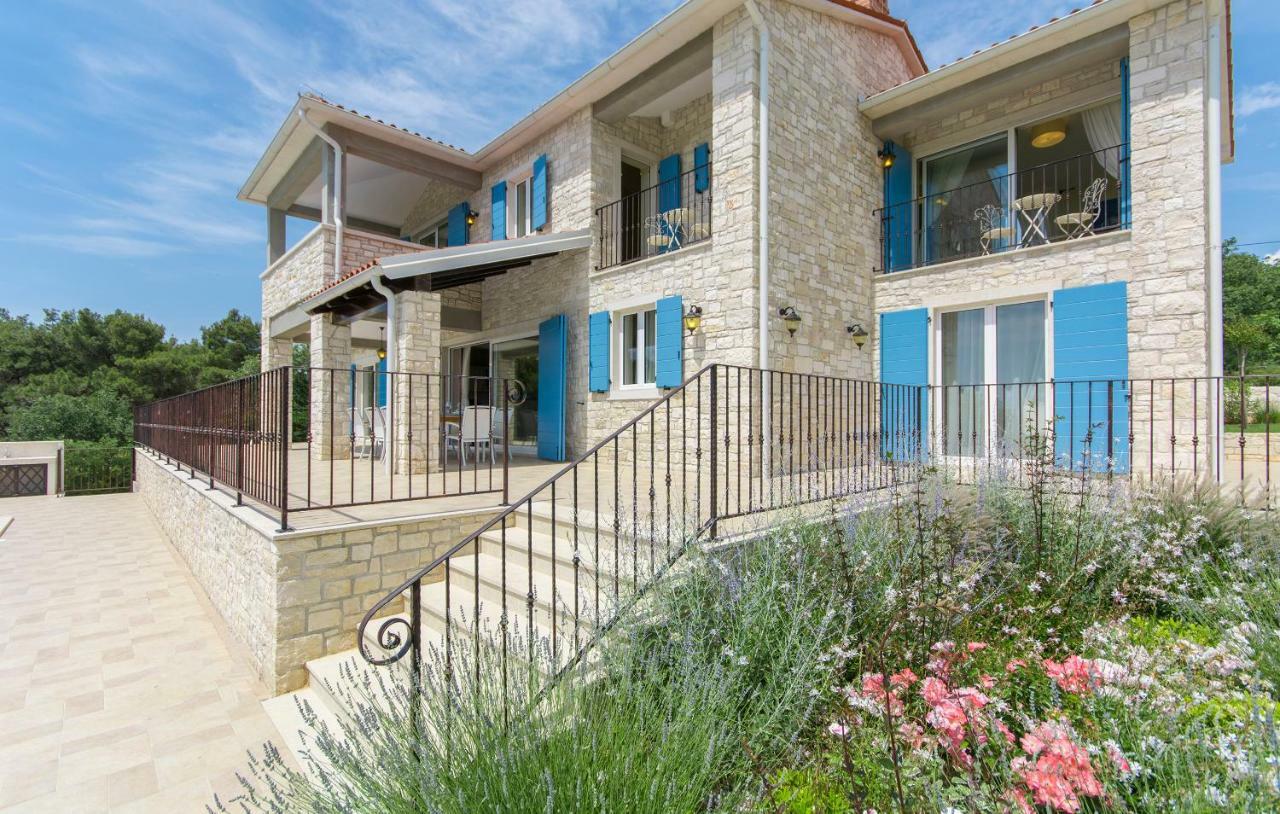 Villa Sterpazzi - Near Porec With Sea View, Private Jacuzzi, Sauna And Pool Višnjan Zewnętrze zdjęcie