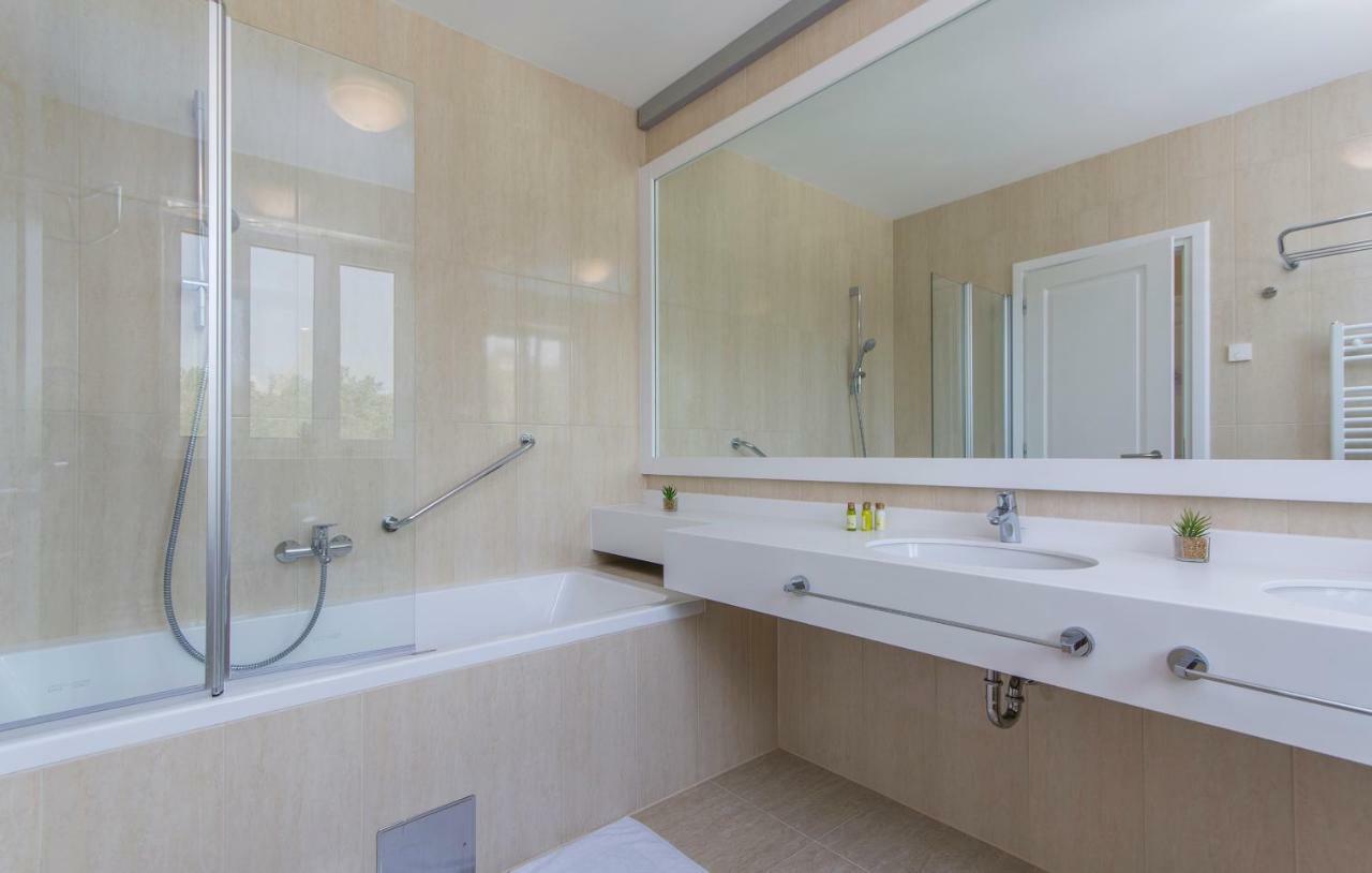Villa Sterpazzi - Near Porec With Sea View, Private Jacuzzi, Sauna And Pool Višnjan Zewnętrze zdjęcie
