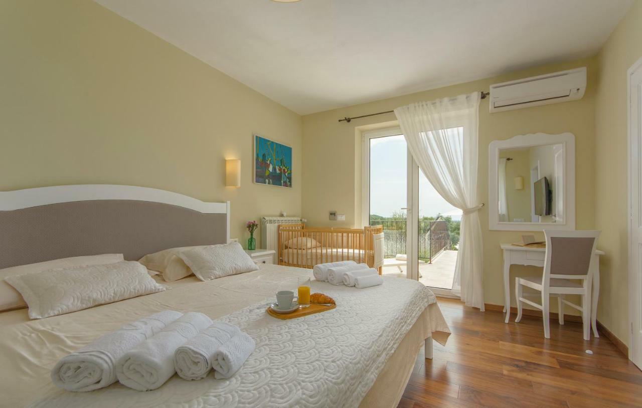 Villa Sterpazzi - Near Porec With Sea View, Private Jacuzzi, Sauna And Pool Višnjan Zewnętrze zdjęcie
