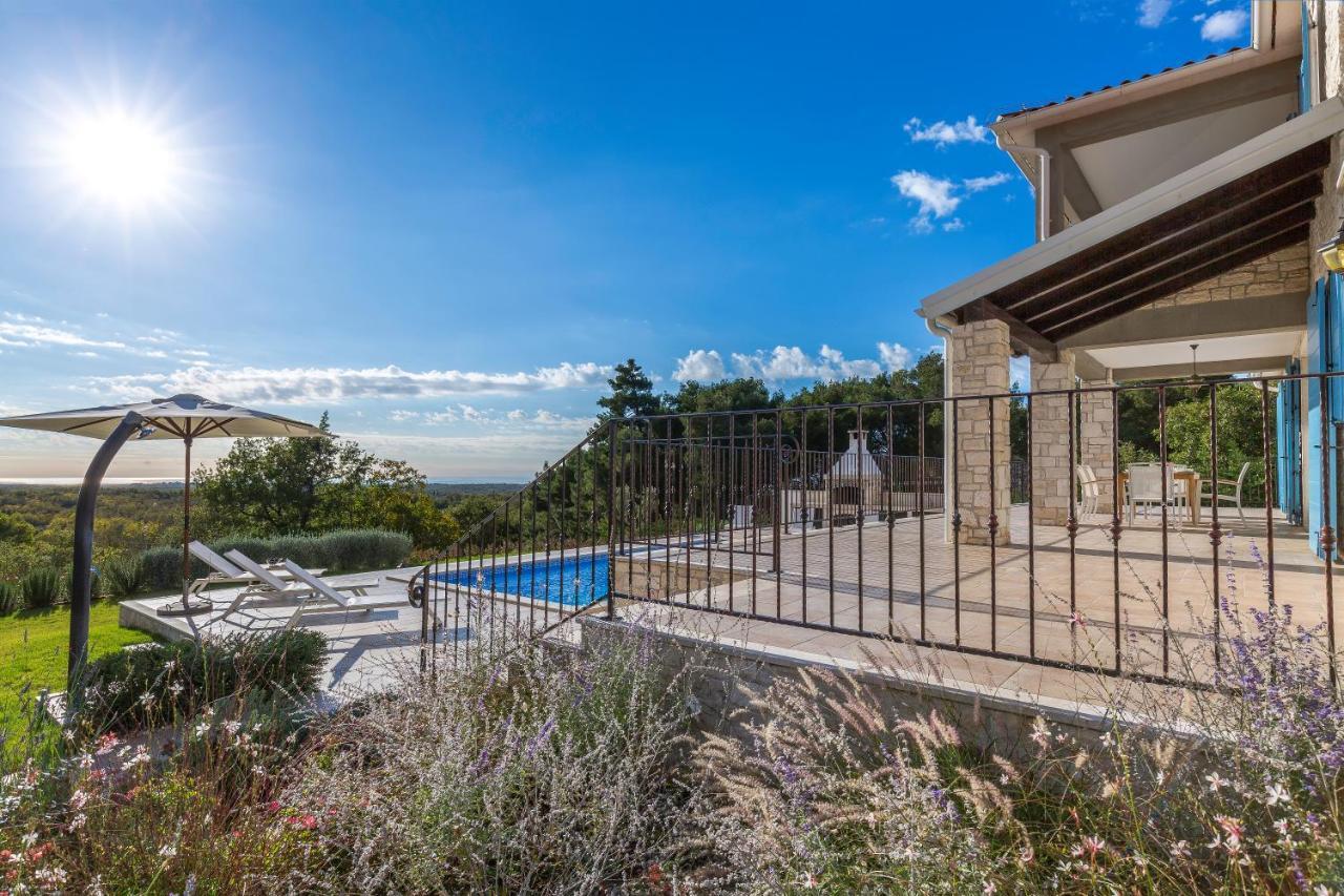 Villa Sterpazzi - Near Porec With Sea View, Private Jacuzzi, Sauna And Pool Višnjan Zewnętrze zdjęcie